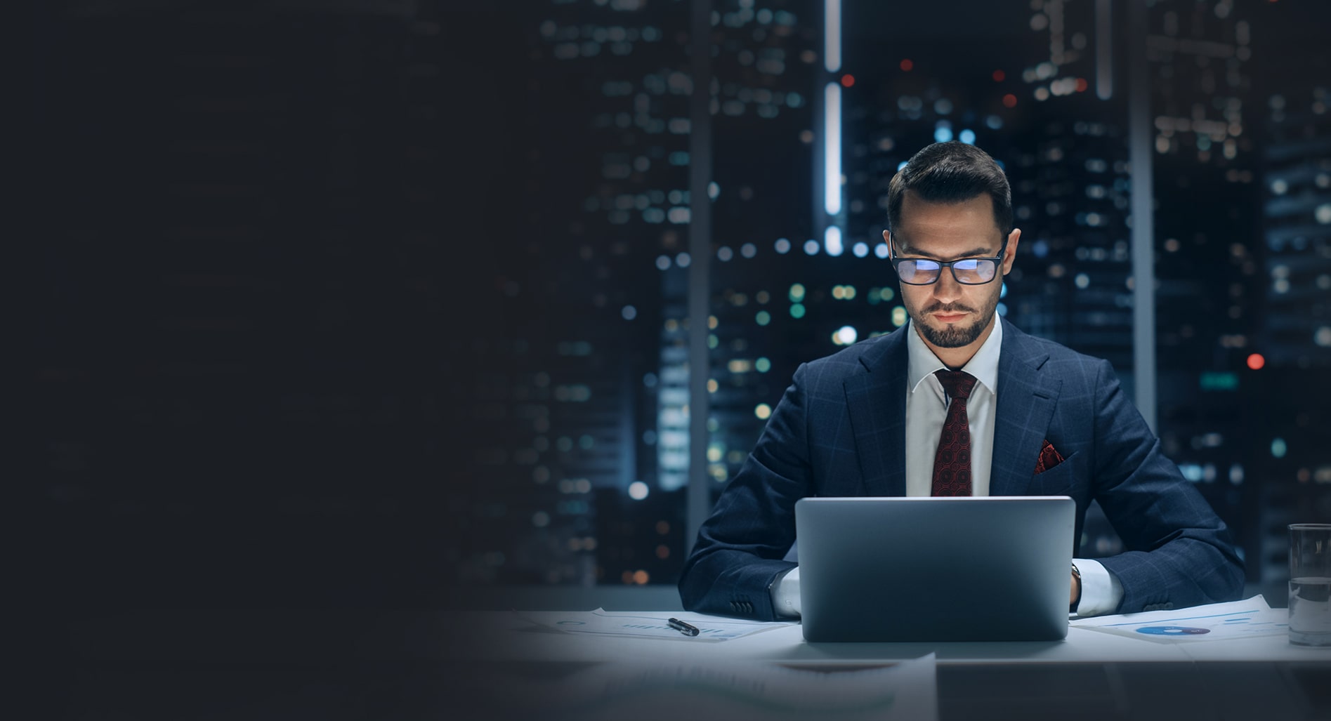 Real estate agent working with solo agent solutions